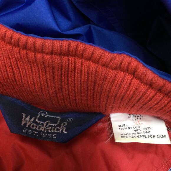 Vintage Woolrich Mens Red Blue Nylon Windbreaker Jacket Hidden Hood Size L - Picture 5 of 11